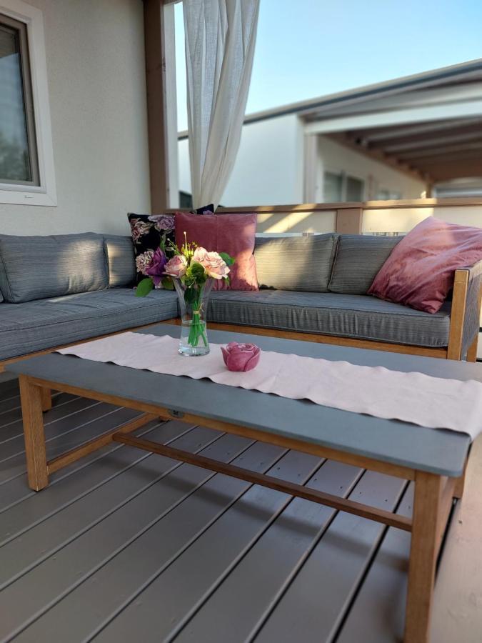 Mobile Home Whit Sea View Lavojesa ดราเก ภายนอก รูปภาพ