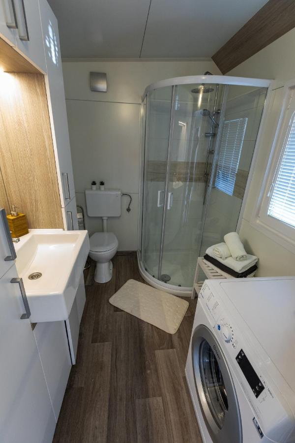 Mobile Home Whit Sea View Lavojesa ดราเก ภายนอก รูปภาพ