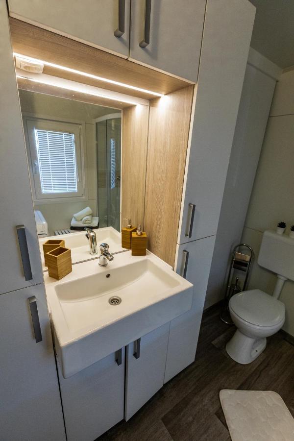 Mobile Home Whit Sea View Lavojesa ดราเก ภายนอก รูปภาพ