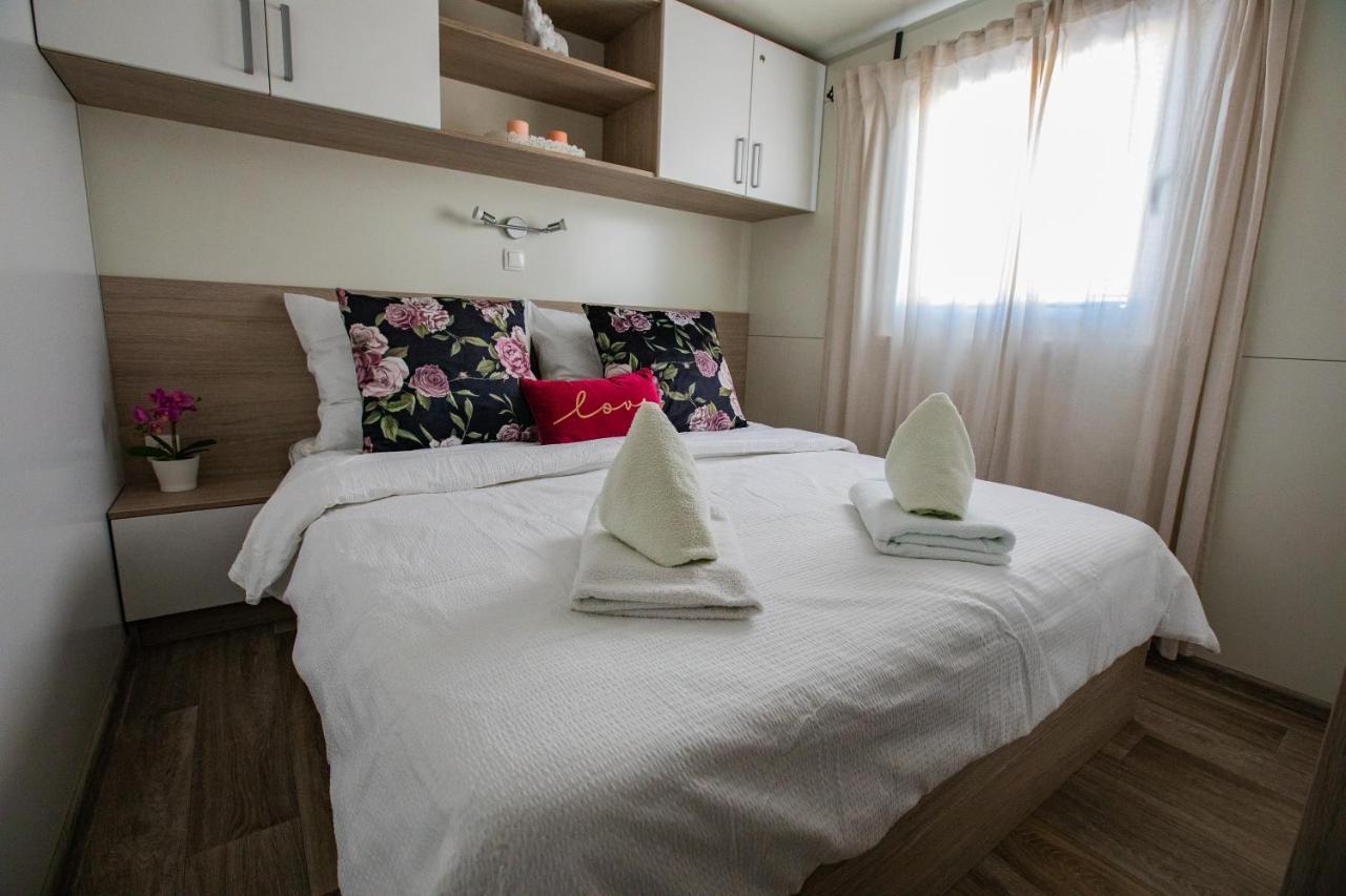 Mobile Home Whit Sea View Lavojesa ดราเก ภายนอก รูปภาพ