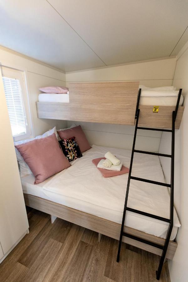 Mobile Home Whit Sea View Lavojesa ดราเก ภายนอก รูปภาพ